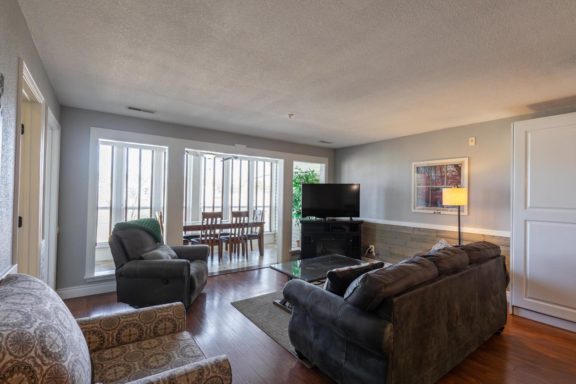 2Br Walk-In Condo - Near The 76 Strip - Free Wifi - Pool - Free Tickets Included - Clb-3 Branson Kültér fotó